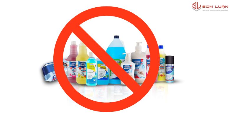 Không sử dụng hóa chất axit mạnh