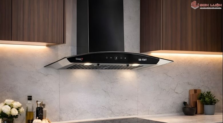 Lắp đặt máy hút mùi kính cong mới tại Sơn Luận