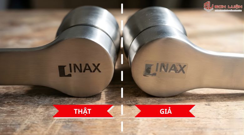 Hình ảnh so sánh logo in trên vòi inax thật và giả