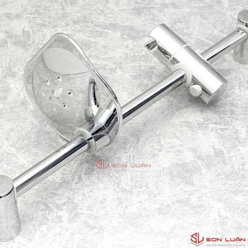 bộ giá đỡ chắc chắn kèm giá đỡ xà phòng tiện dụng.